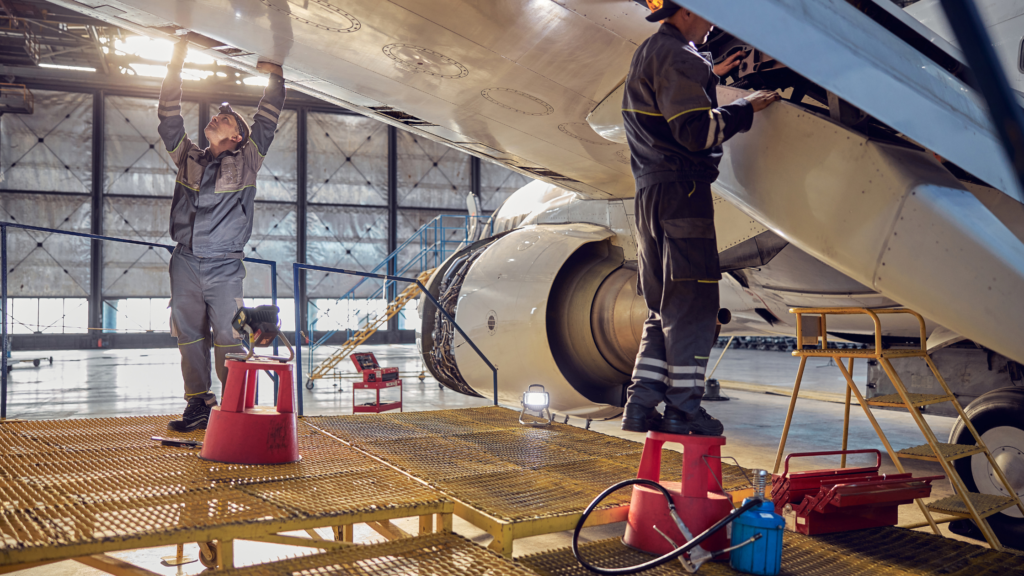 tipos de mantenimiento de aeronaves